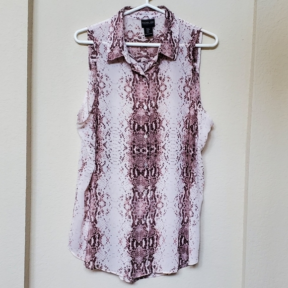 Rachel Zoe Tops - Rachel Zoe Snake Print Sleeveless Button Down Blouse Size M